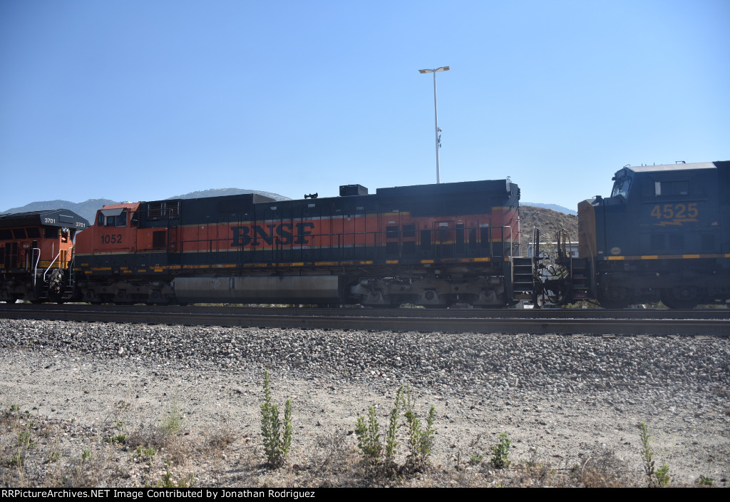 BNSF 1052